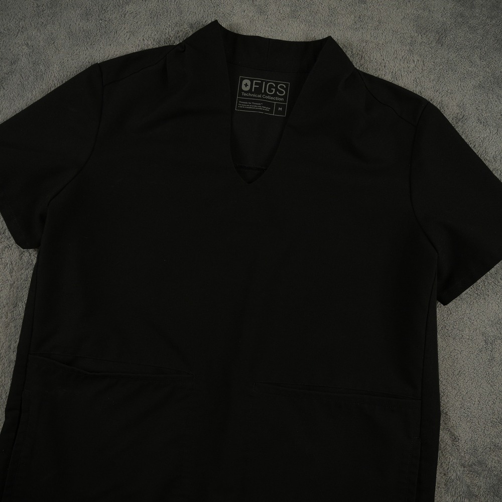 FIGS Banepa Scrub Top Womens M Black V-Neck Short Sleeve Front Pockets